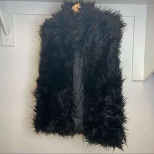 Ci Sono Black Faux Fur Vest | Size: Large